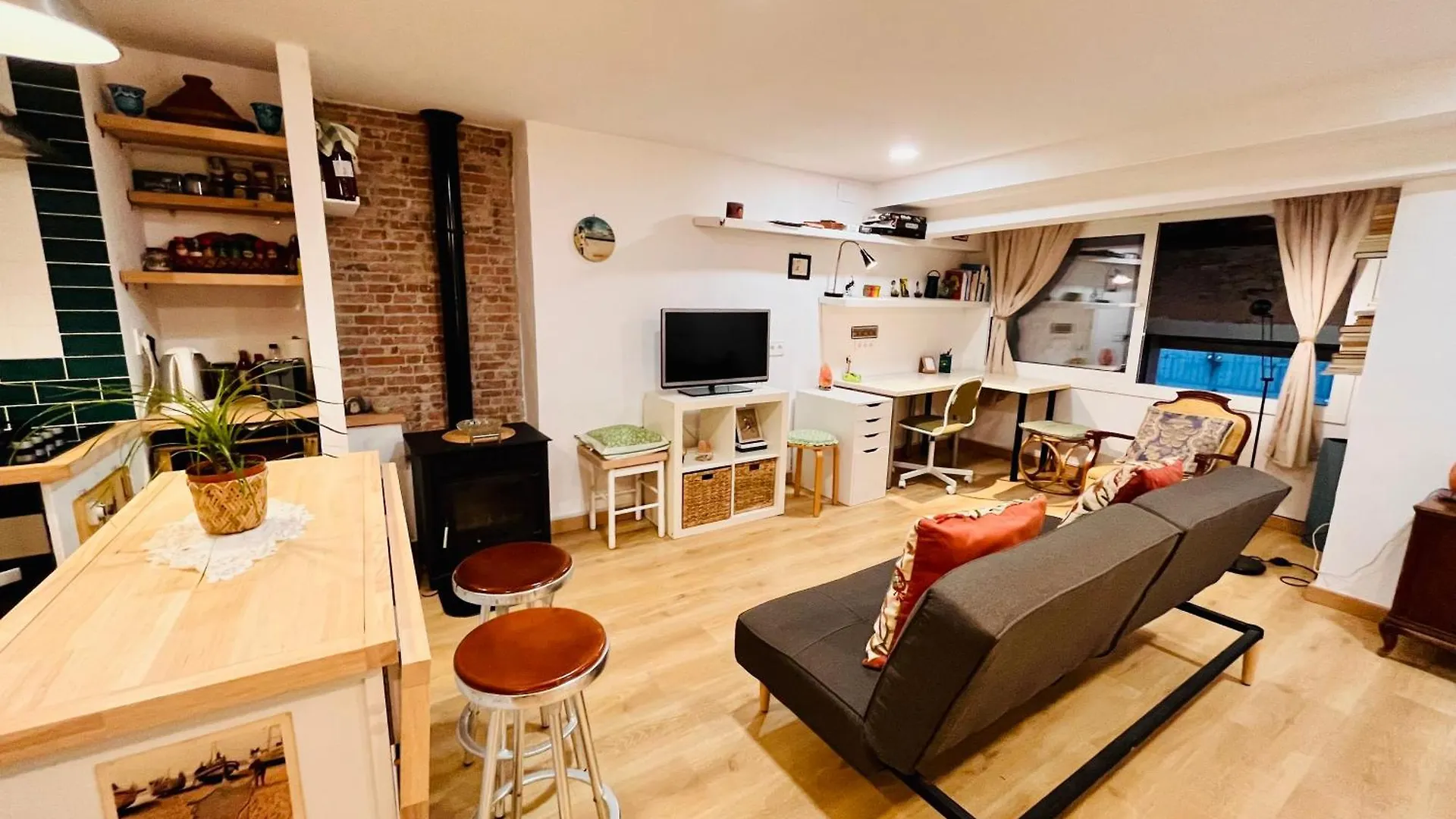 La Bruixota Del Castell Apartment Altafulla